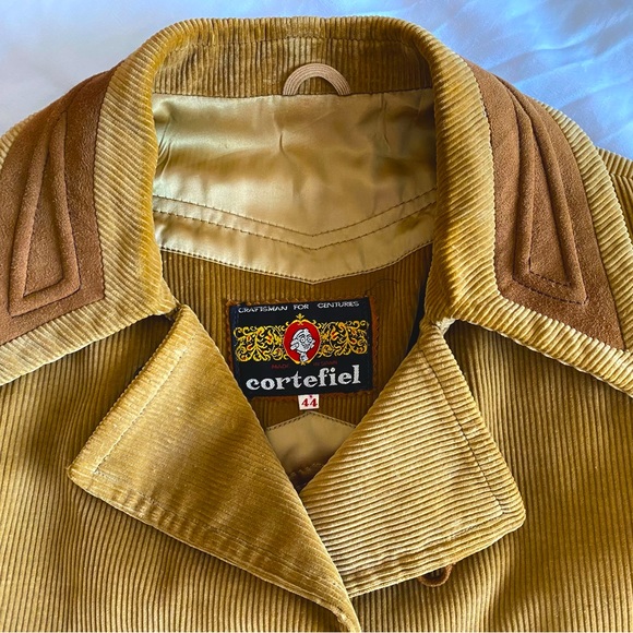Vintage corduroy coat. - Picture 10 of 14